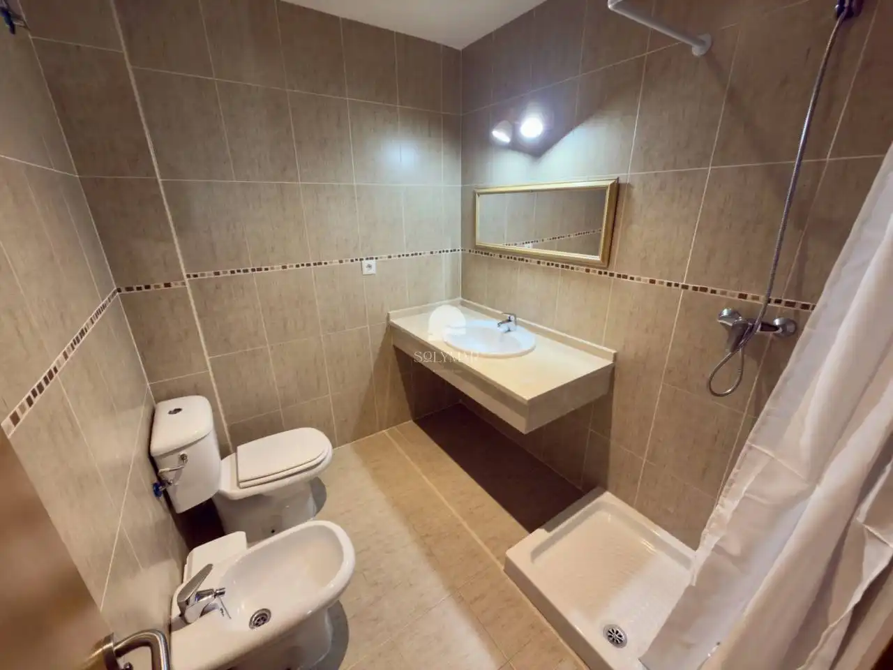 Badezimmer von Einfamilien-Reihenhaus zur Miete in Vélez-Málaga mit Klimaanlage, Terrasse und Möbliert