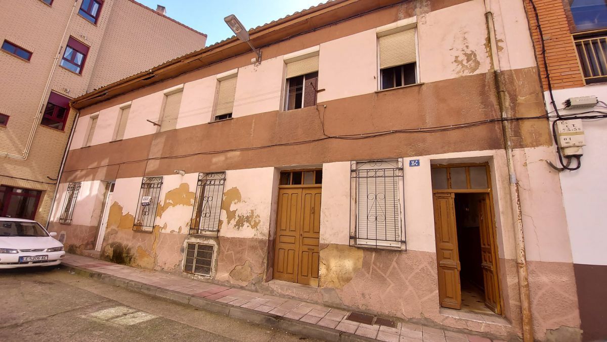 Exterior view of House or chalet for sale in La Robla   with Heating, Terrace and Storage room