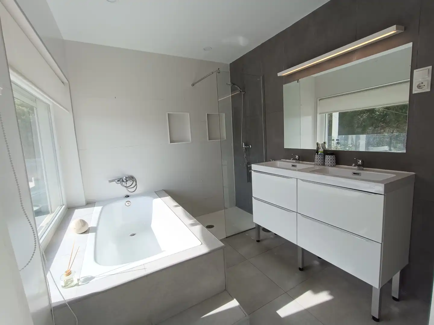 Bathroom of Houses for sale in Galapagar  with Air Conditioner, Heating and Private garden