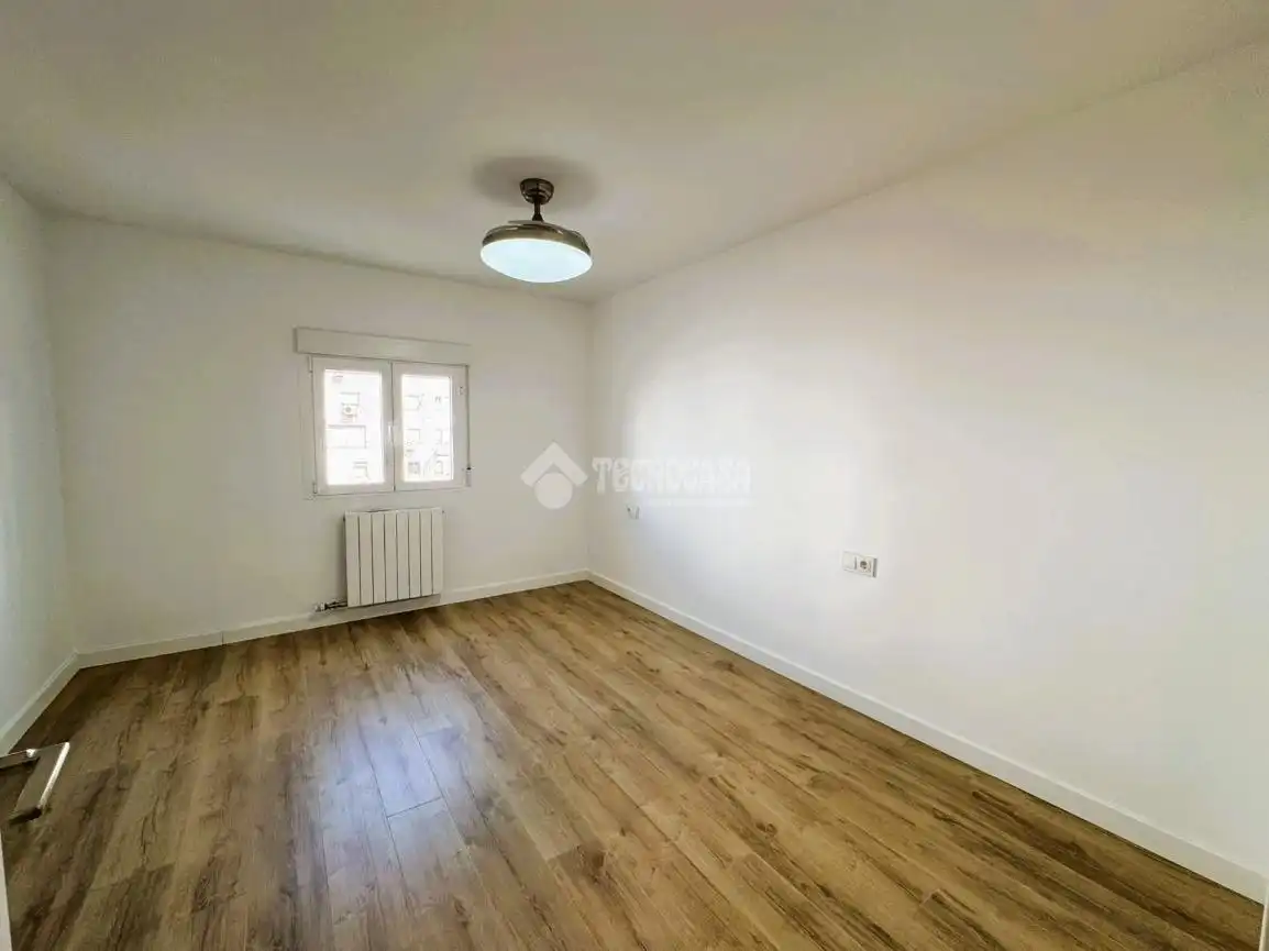 Habitación de Piso en venta en Zaragoza