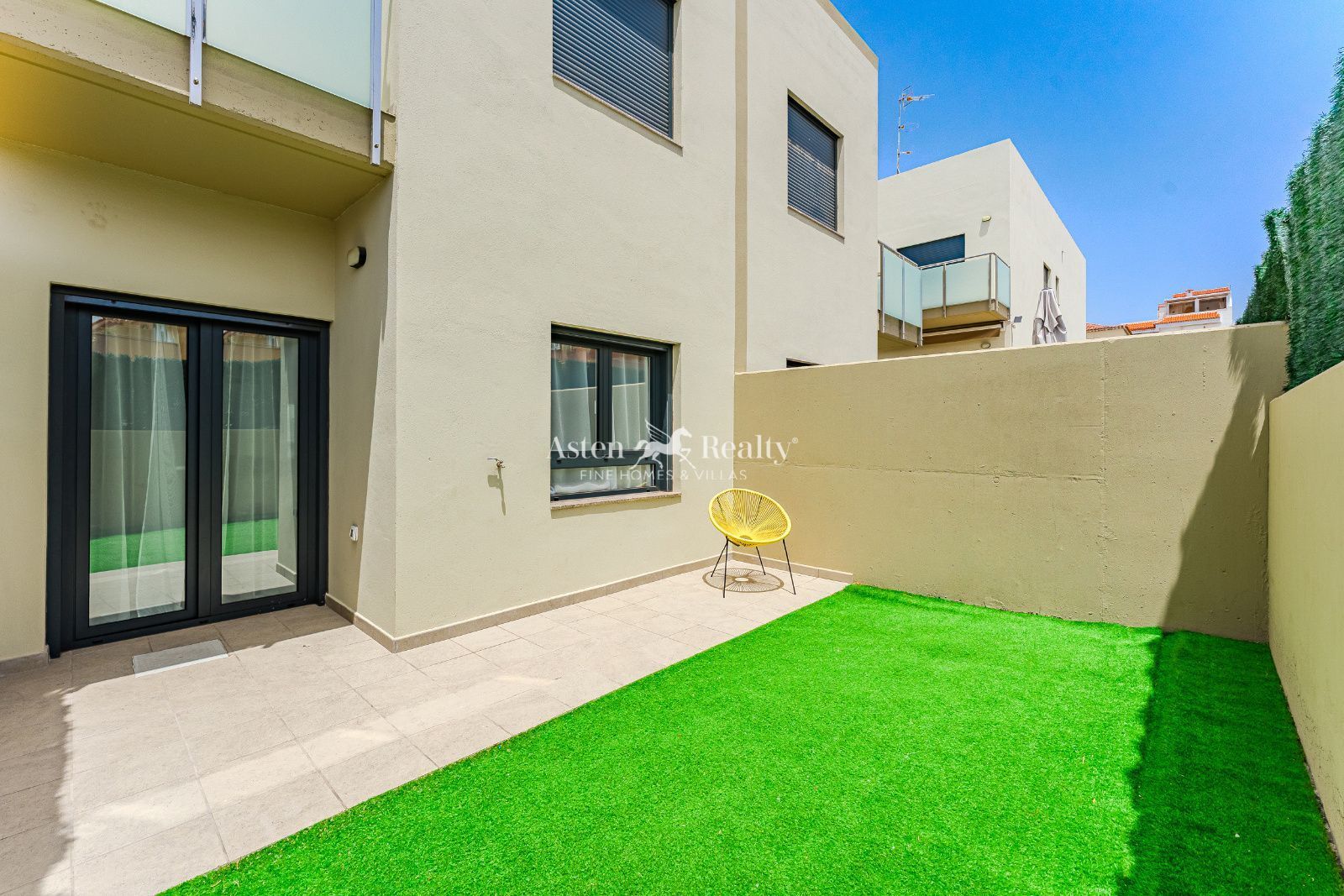 Exterior view of Single-family semi-detached for sale in Arona  with Air Conditioner, Private garden and Terrace
