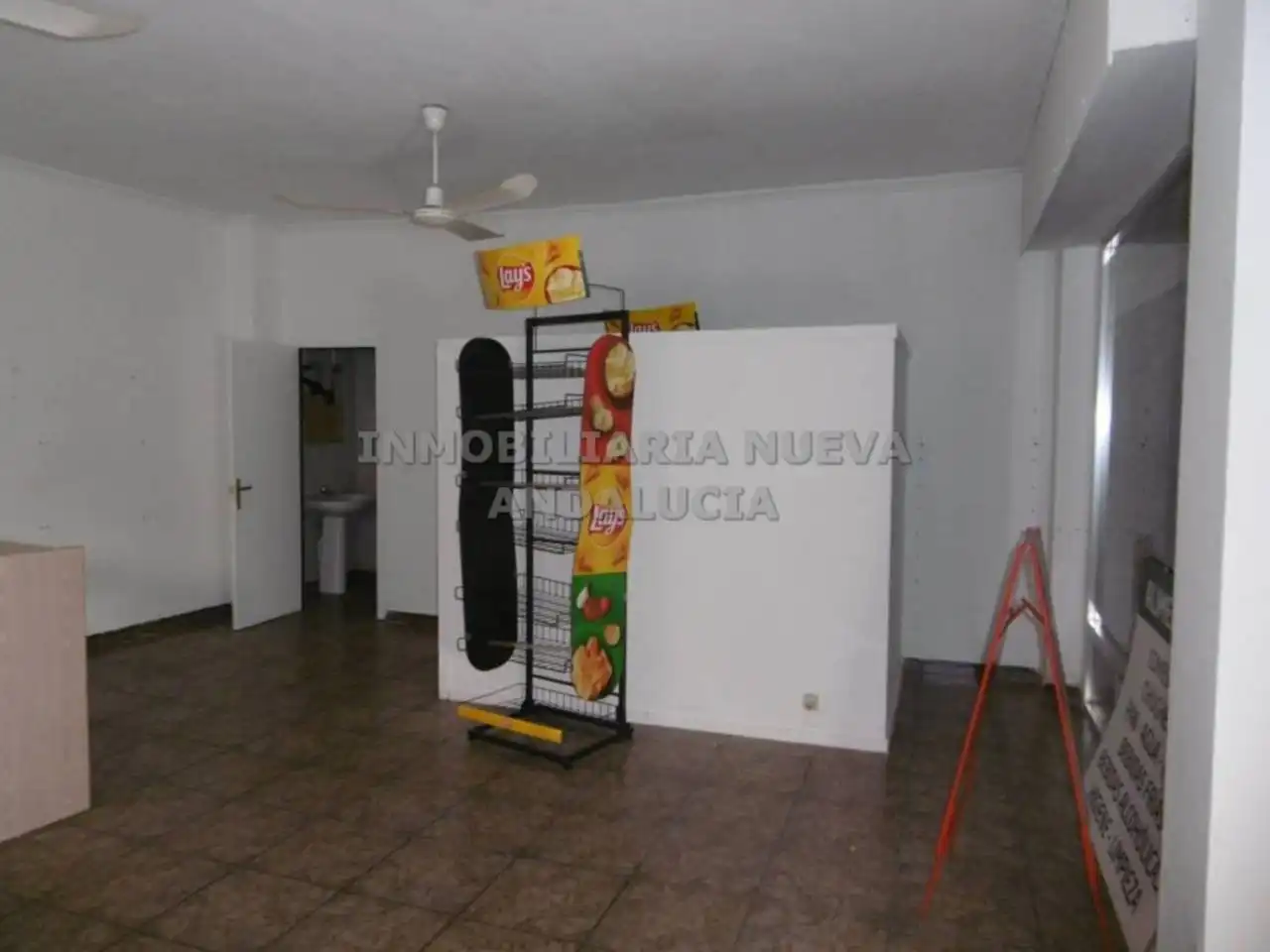 Local comercial de lloguer a San Luis, imagen 2
