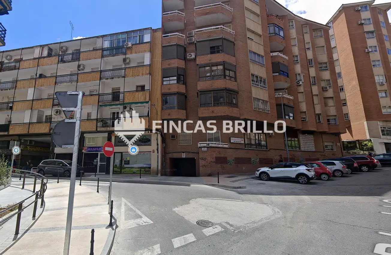 Locale commerciale in vendita a Avenida Antonio Hurtado 5