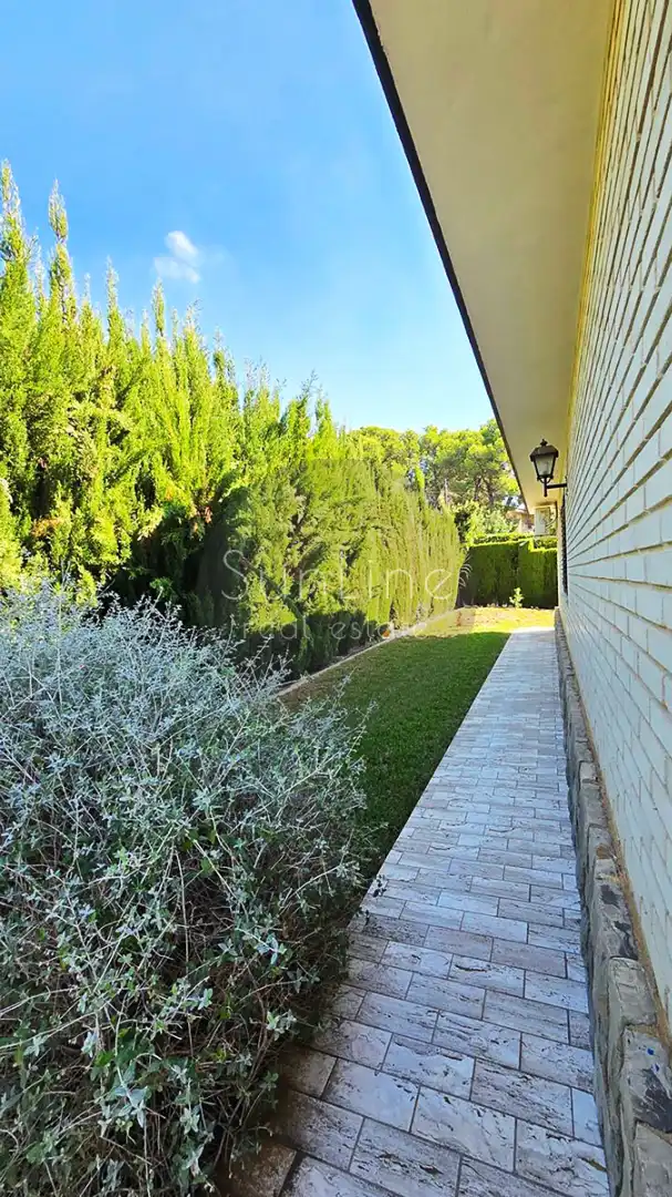 House with pool for sale in Carrer Font de la Carrasquera, imagen 20