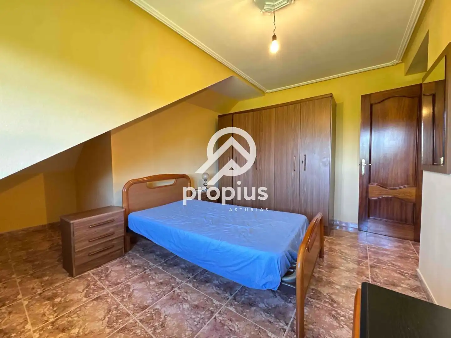 Habitación de Casa o chalet en venta en Avilés con Calefacción, Jardín privado y Parquet
