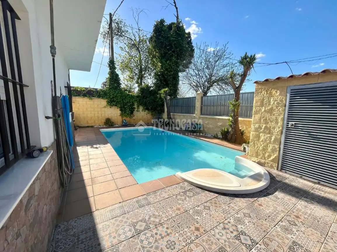 Swimming pool of Houses for sale in Jerez de la Frontera