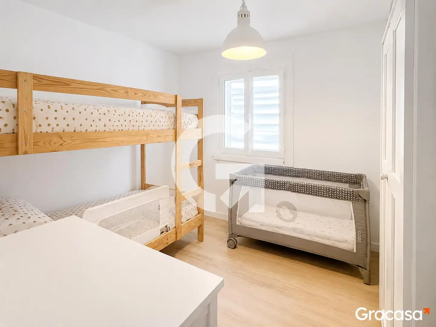 Schlafzimmer von Dachboden zum Verkauf in Vilanova i la Geltrú mit Klimaanlage, Heizung und Terrasse