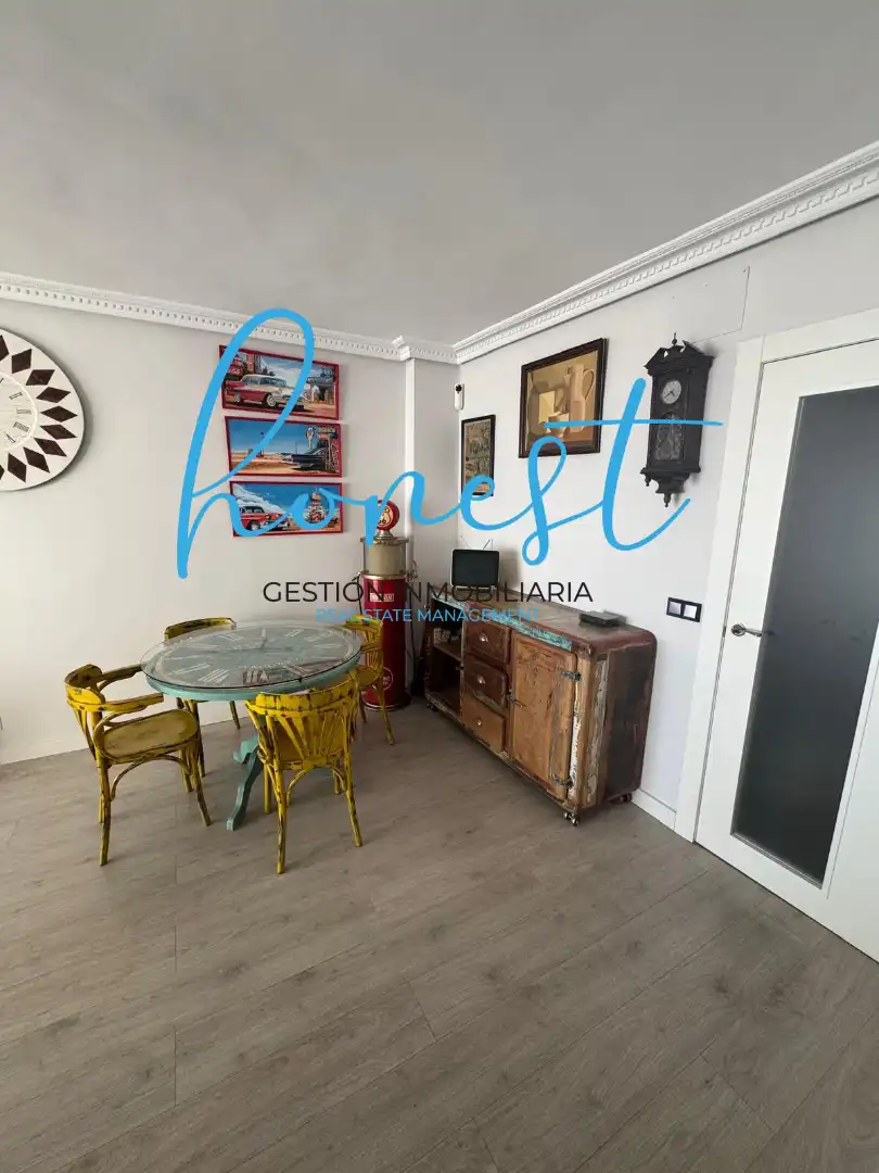 Vista exterior de Piso en venta en Torremolinos con Aire acondicionado, Terraza y Amueblado