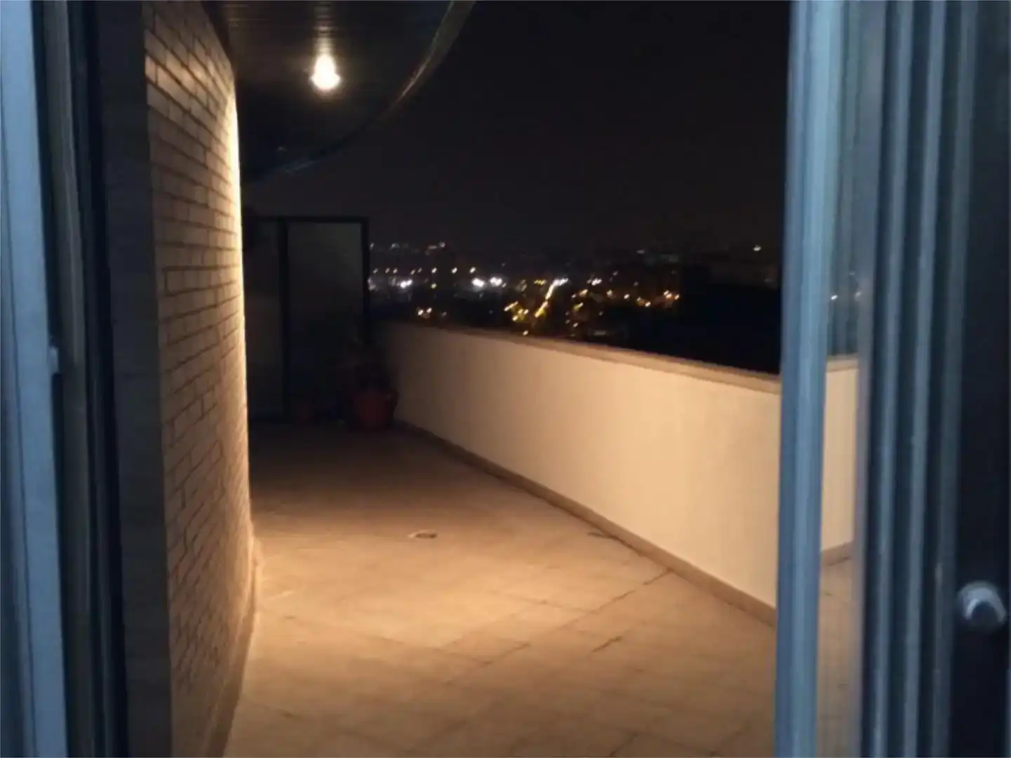 Terrasse von Wohnung zur Miete in  Zaragoza Capital mit Klimaanlage