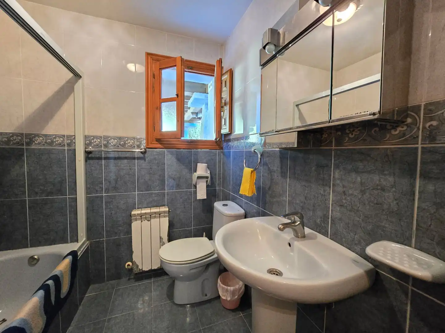 Baño de Casa o chalet en venta en Llanes con Calefacción, Jardín privado y Trastero