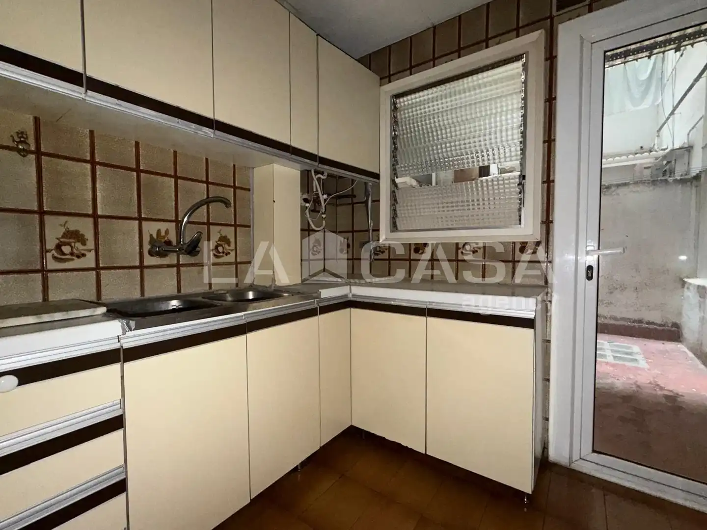 Cocina de Piso en venta en Barcelona con Balcón