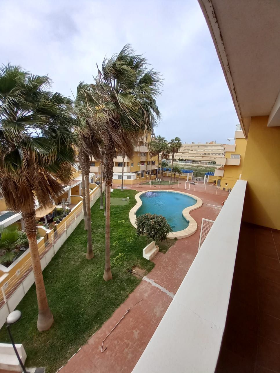 Swimming pool of Flat for sale in Roquetas de Mar  with Community pool