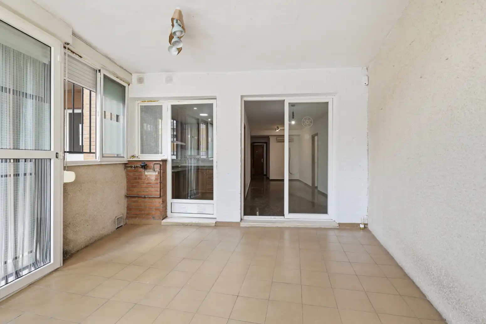 Wohnung zum Verkauf in Alaquàs mit Klimaanlage, Terrasse und Abstellraum