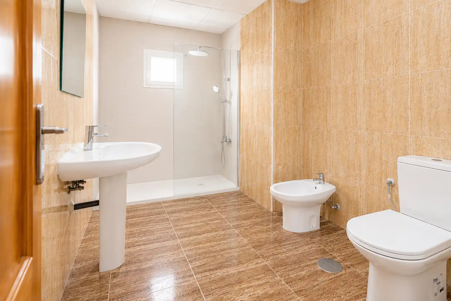 Baño de Piso en venta en Garrucha con Aire acondicionado, Calefacción y Trastero