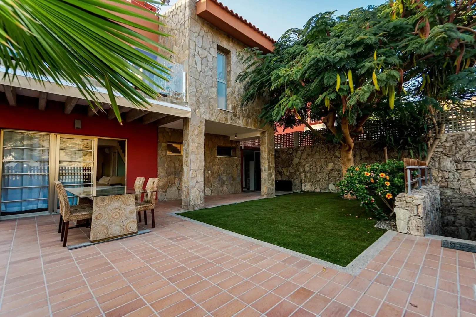Terrassa de Casa o xalet en venda en Mogán amb Aire condicionat, Jardí privat i Terrassa