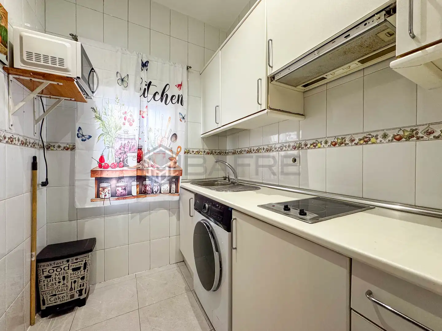Kitchen of Flat for sale in Madrid
