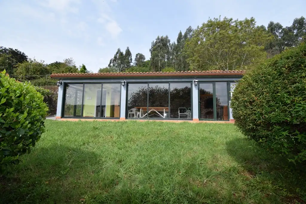 Vista exterior de Casa adosada en venta en Pontedeume con Calefacción y Jardín privado