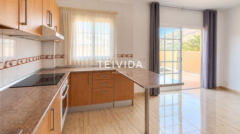 Apartamento en PalmMar con terraza, piscina climatizada y garaje