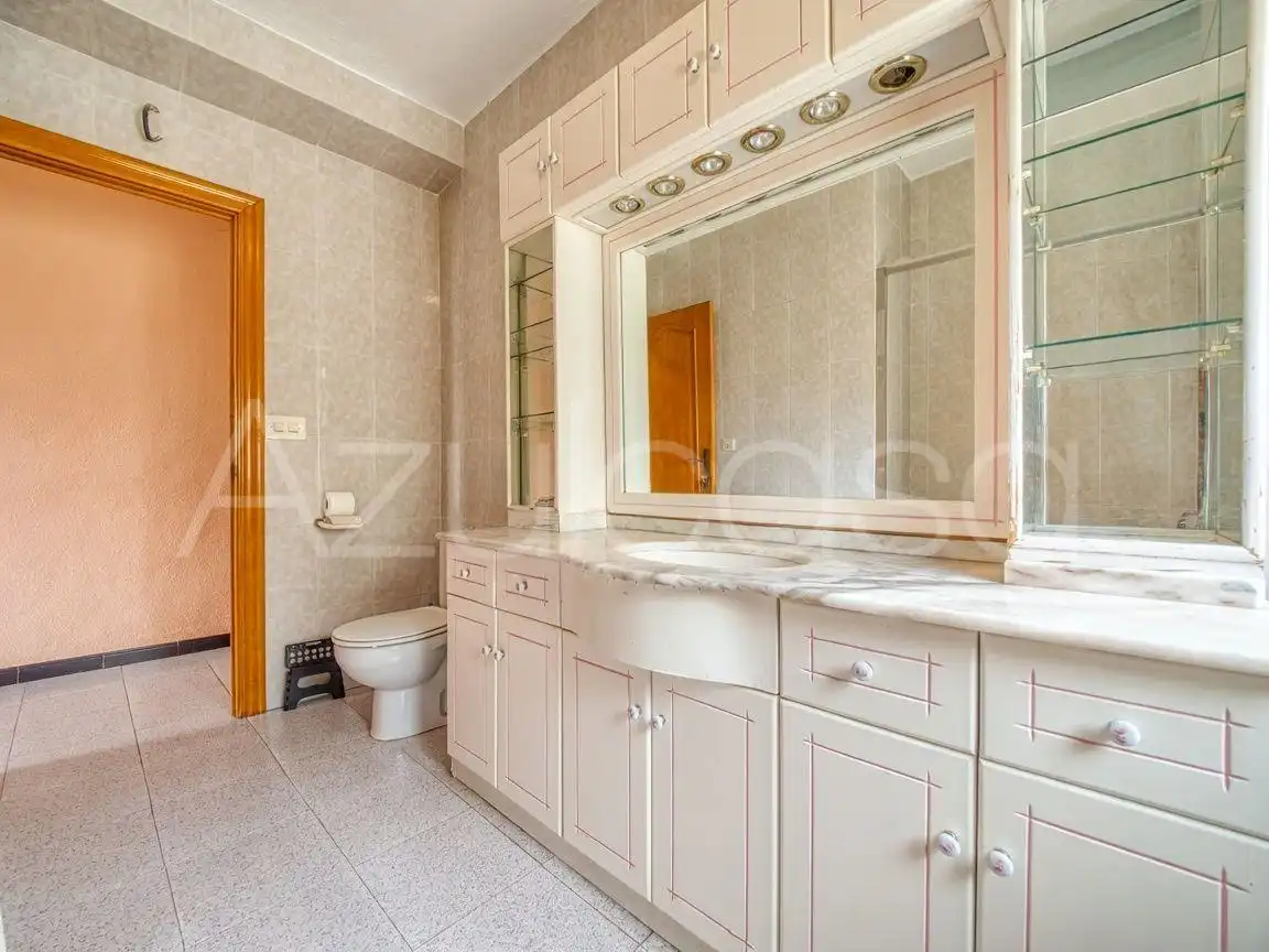 Baño de Casa o chalet en venta en Alicante / Alacant con Aire acondicionado, Terraza y Trastero