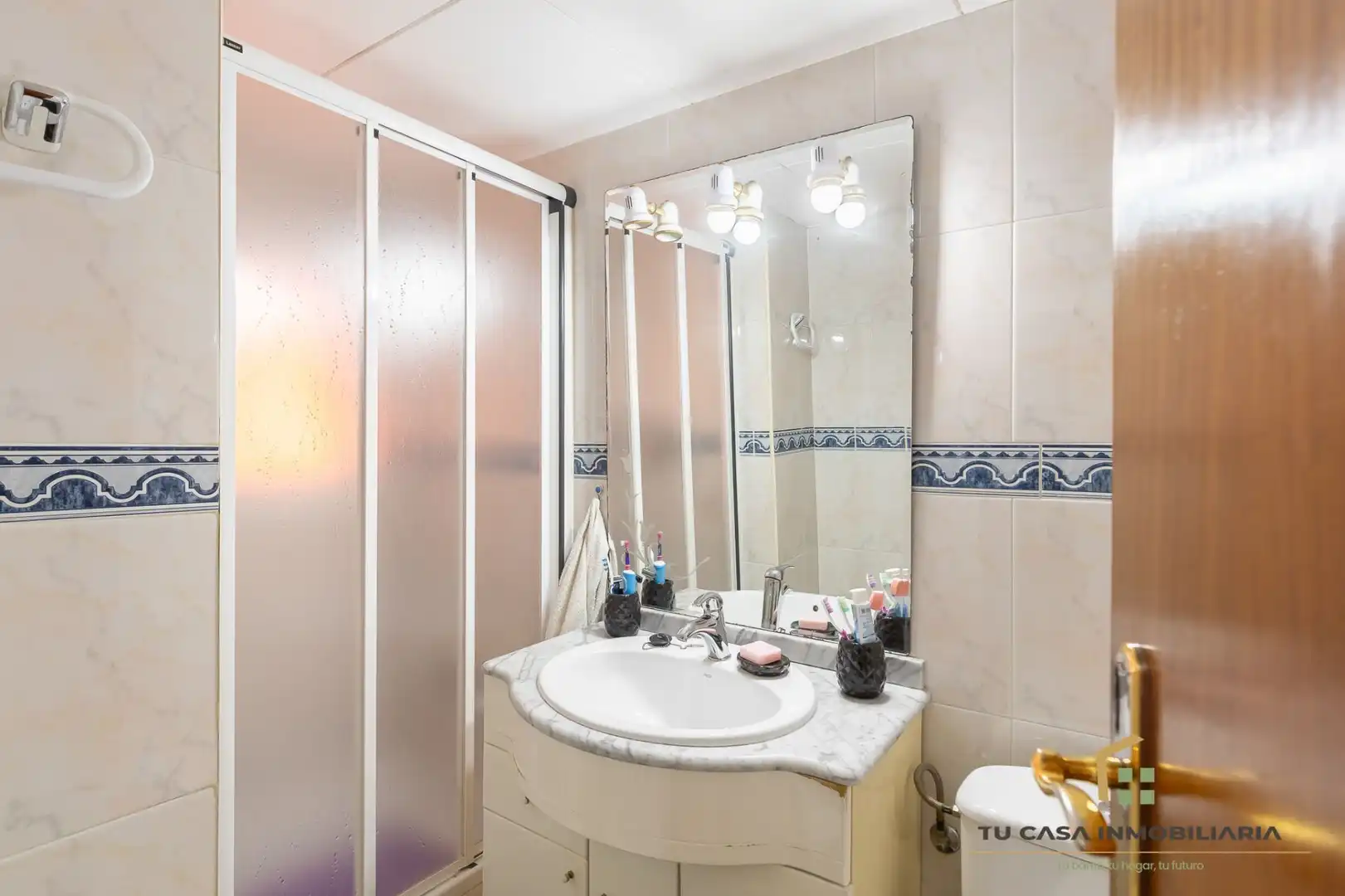 Badezimmer von Wohnung zum Verkauf in Badalona mit Klimaanlage