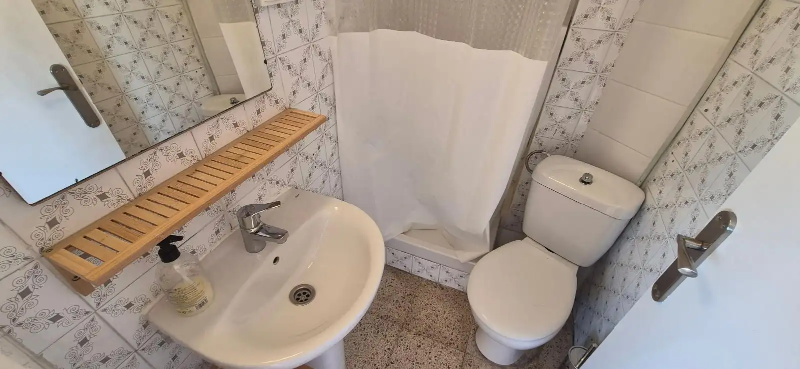 Bathroom of Attic for rent in Barcelona  with Air Conditioner, Terrace and Furnished