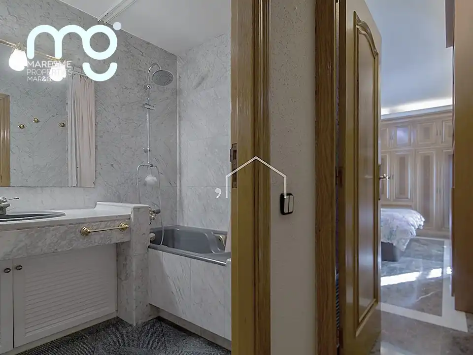 Baño de Ático en venta en Barcelona con Aire acondicionado, Calefacción y Jardín privado
