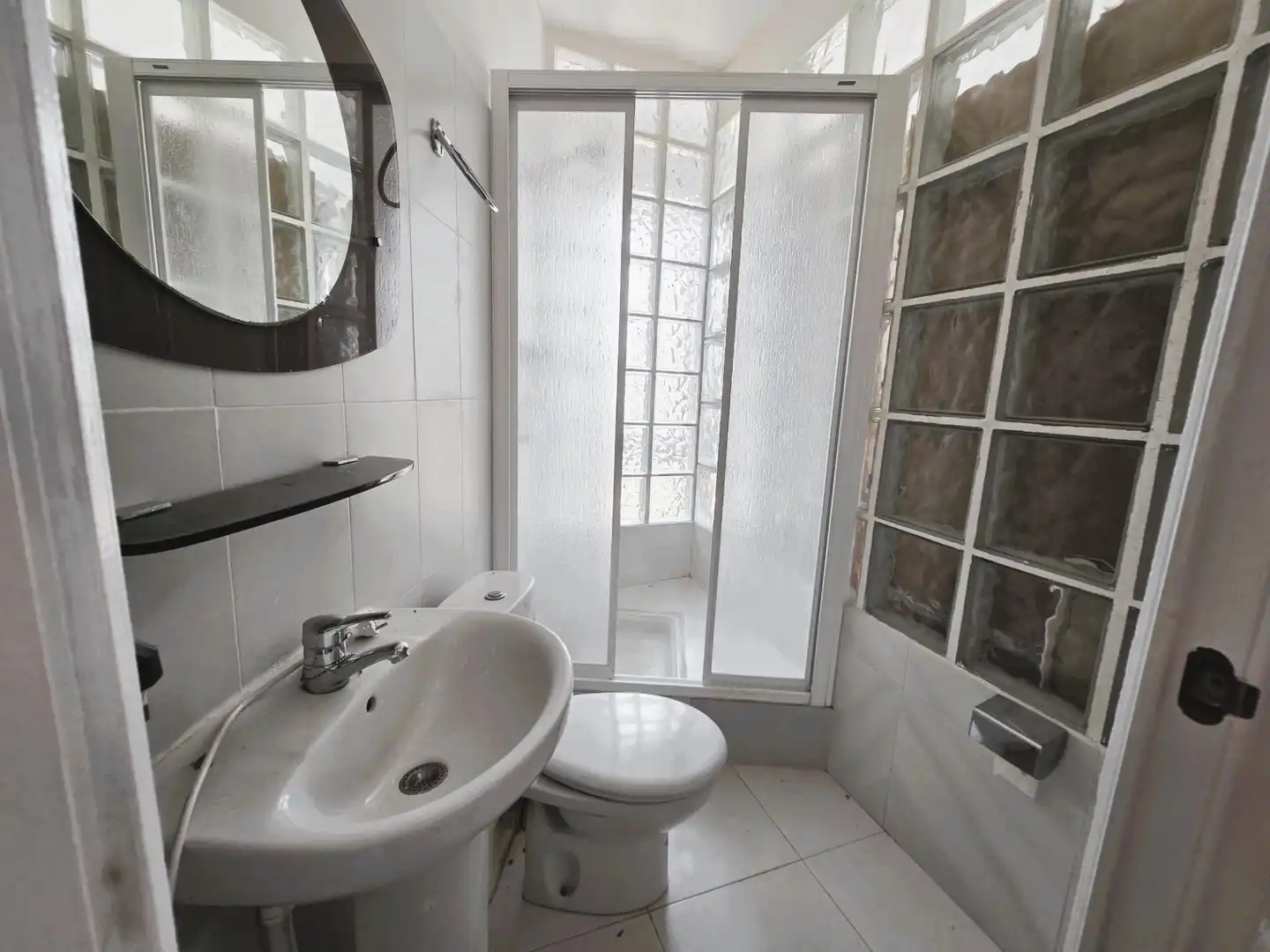 Badezimmer von Haus oder Chalet zum Verkauf in Benidorm mit Privatgarten, Terrasse und Abstellraum