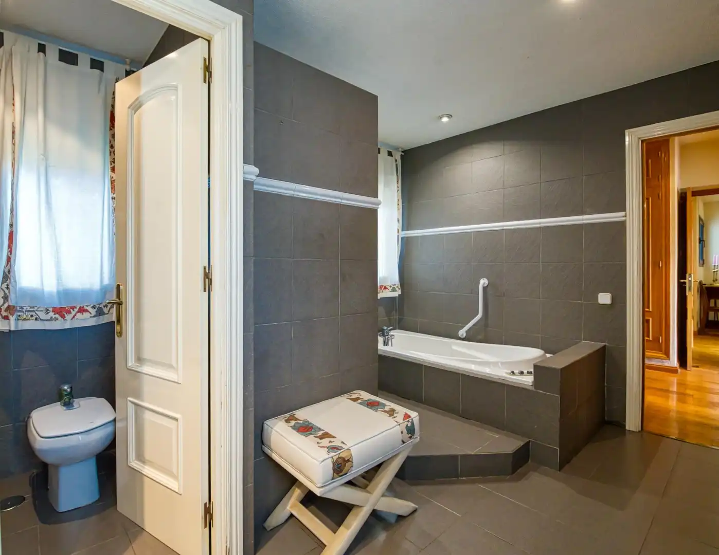 Baño de Casa o chalet en venta en Boadilla del Monte con Calefacción, Jardín privado y Terraza