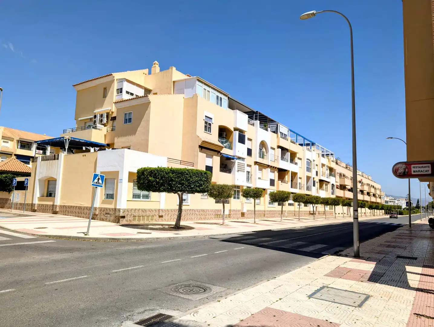 Exterior view of Ground floor for sale in Roquetas de Mar  with Air Conditioner, Heating and Terrace