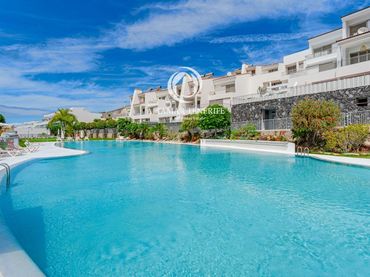 Apartamento con piscina en venta en Costa Adeje