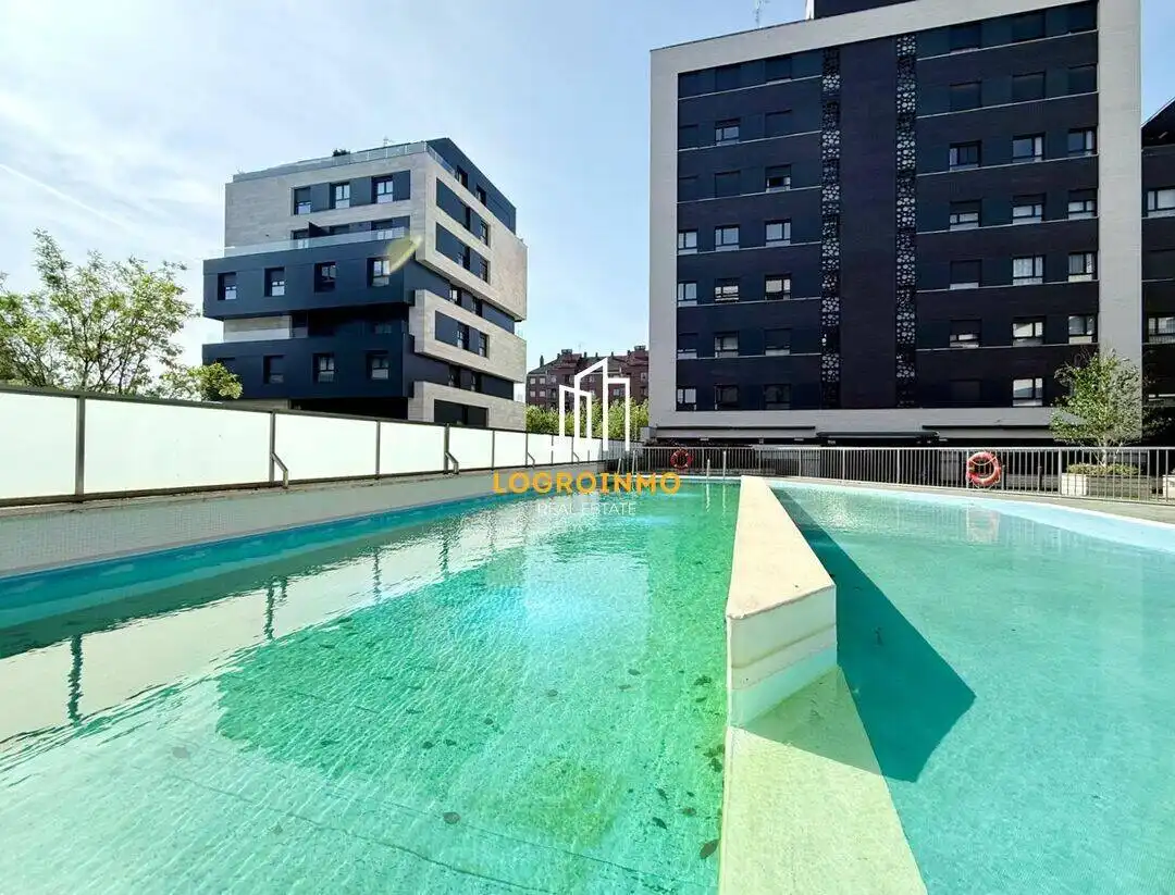Piscina de Piso en venta en  Logroño con Aire acondicionado, Calefacción y Terraza