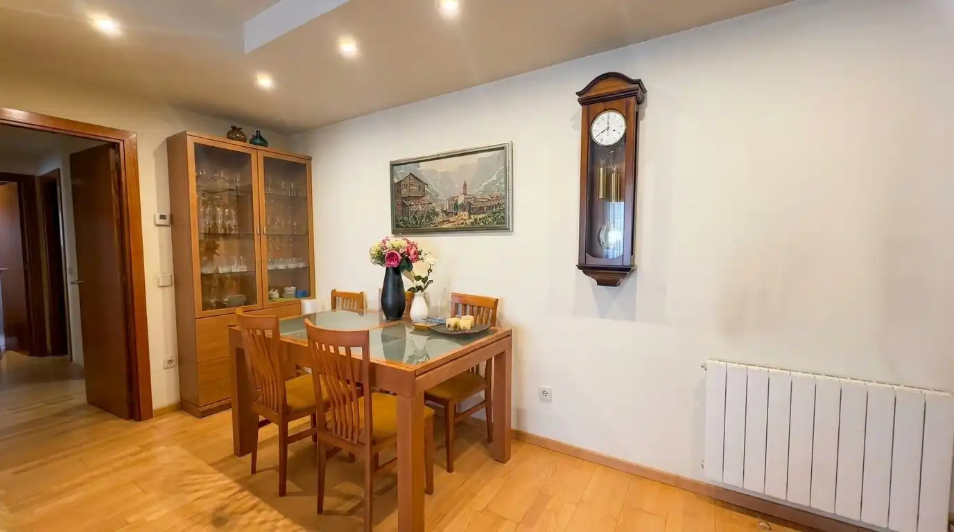 Comedor de Piso en venta en Girona con Aire acondicionado, Calefacción y Balcón