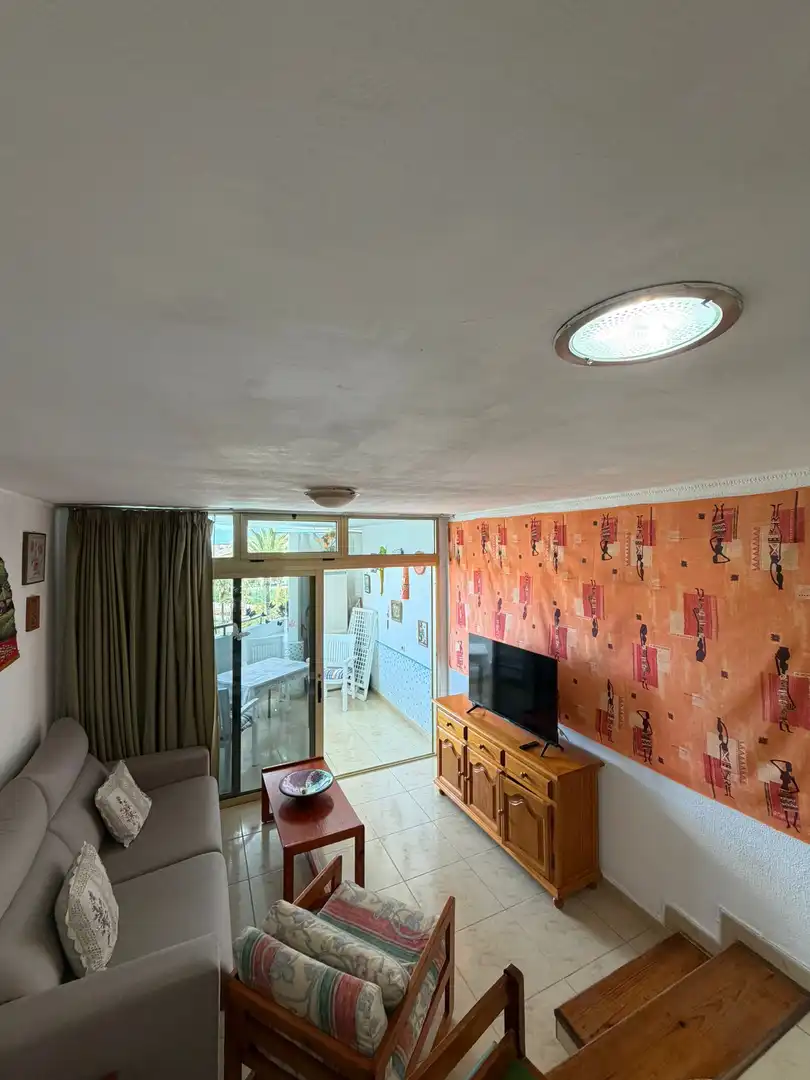 Terraza de Apartamento en venta en San Bartolomé de Tirajana con Amueblado y Piscina comunitaria