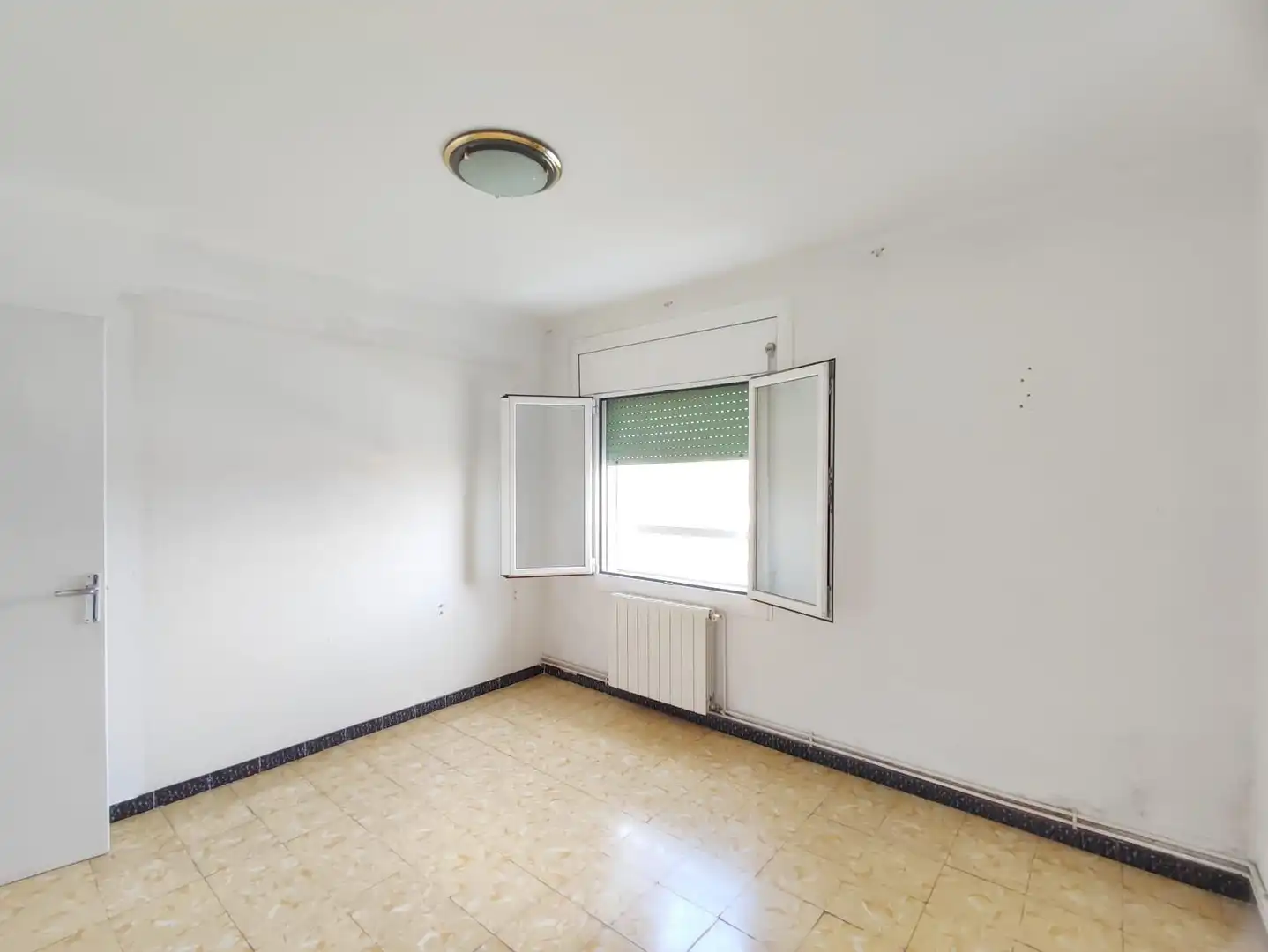 Schlafzimmer von Wohnung zum Verkauf in Manresa mit Balkon
