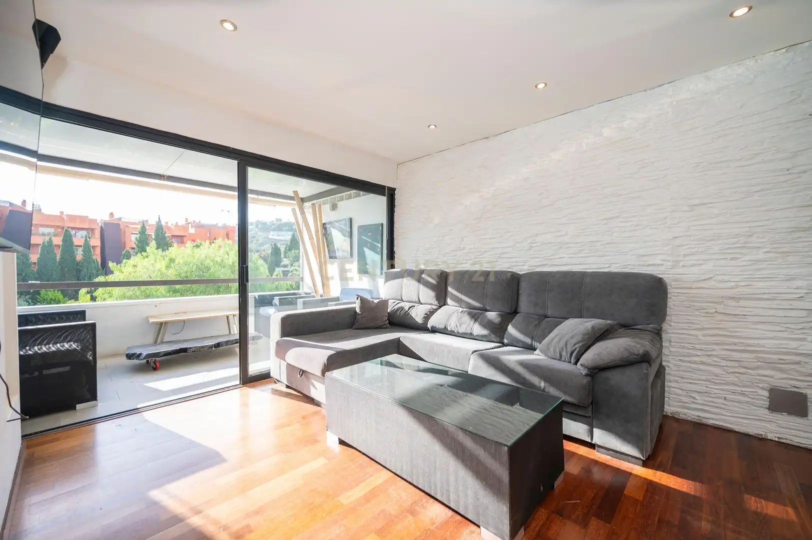 Living room of Flat for sale in Santa Eulària des Riu  with Air Conditioner, Private garden and Balcony