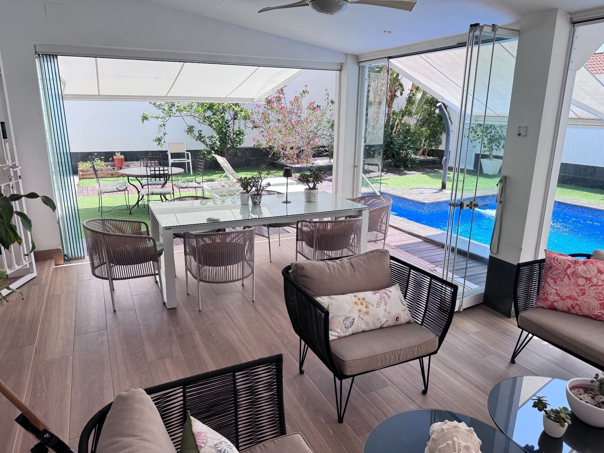 Terrassa de Casa o xalet en venda en Roquetas de Mar amb Aire condicionat, Calefacció i Jardí privat