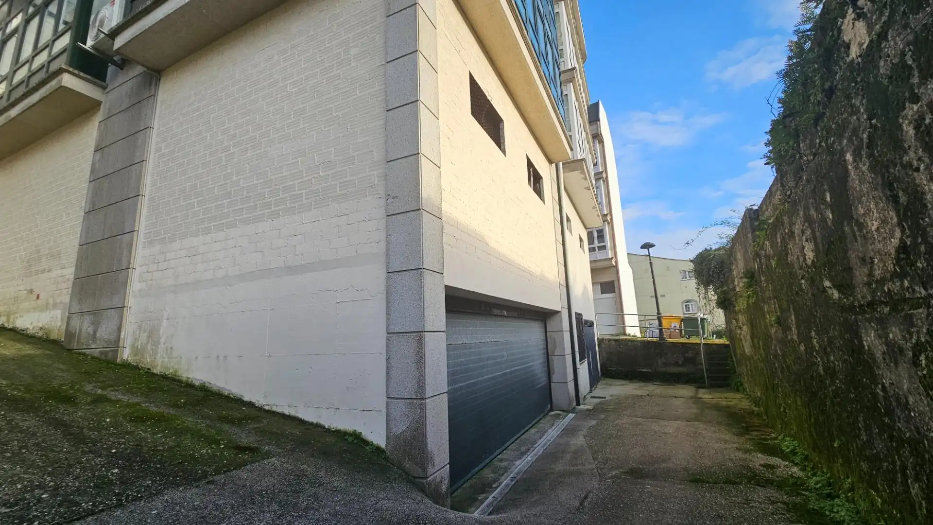 Parkplatz von Geschaftsraum zum Verkauf in Cee