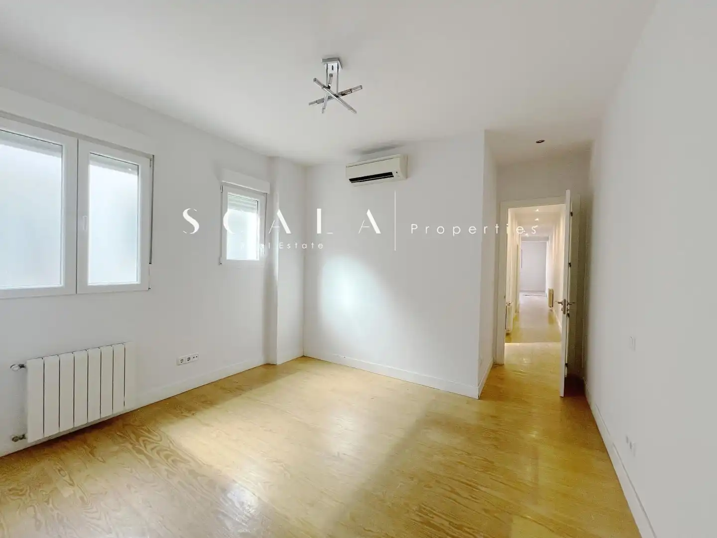 Bedroom of Attic for sale in Madrid  with Air Conditioner, Heating and Terrace