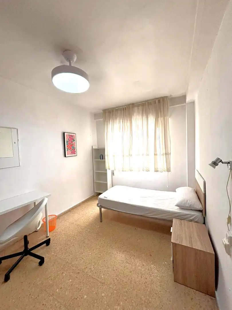 Habitación de Piso para compartir en Murcia con Calefacción, Amueblado y Horno