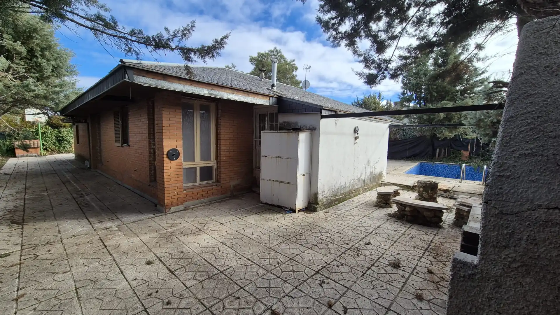 Exterior view of Houses for sale in Nuevo Baztán  with Private garden, Terrace and Swimming Pool