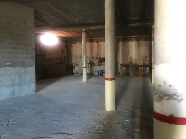 Local comercial en venta en A Malata - Catabois - Ciudad Jardín