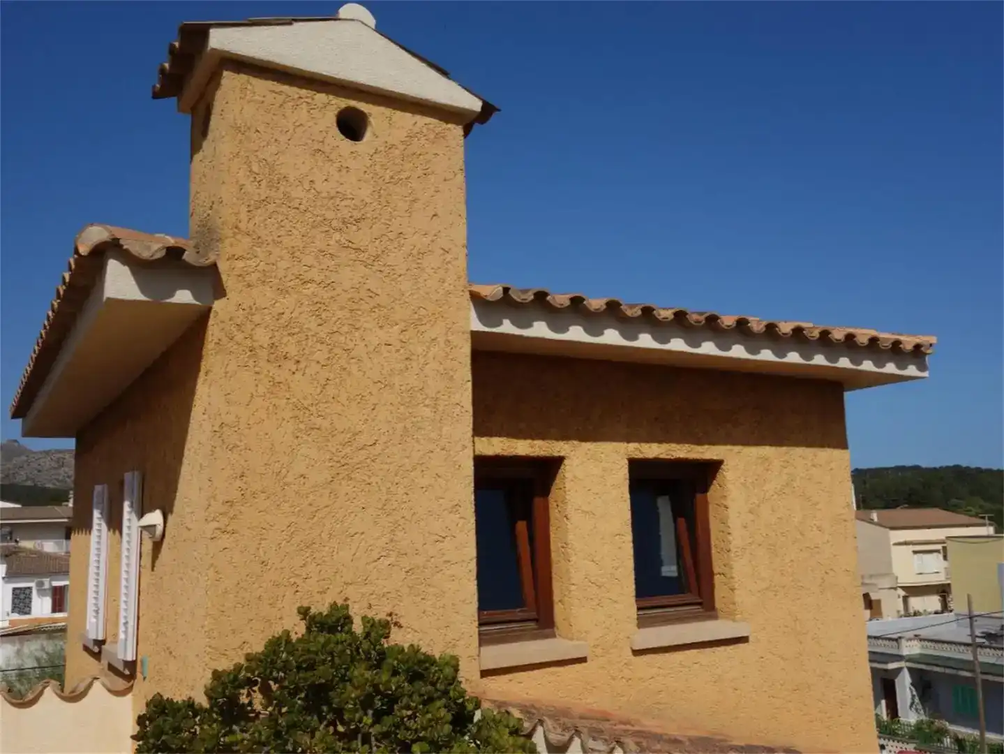 Vista exterior de Casa adosada en venda en Alcúdia amb Aire condicionat i Balcó