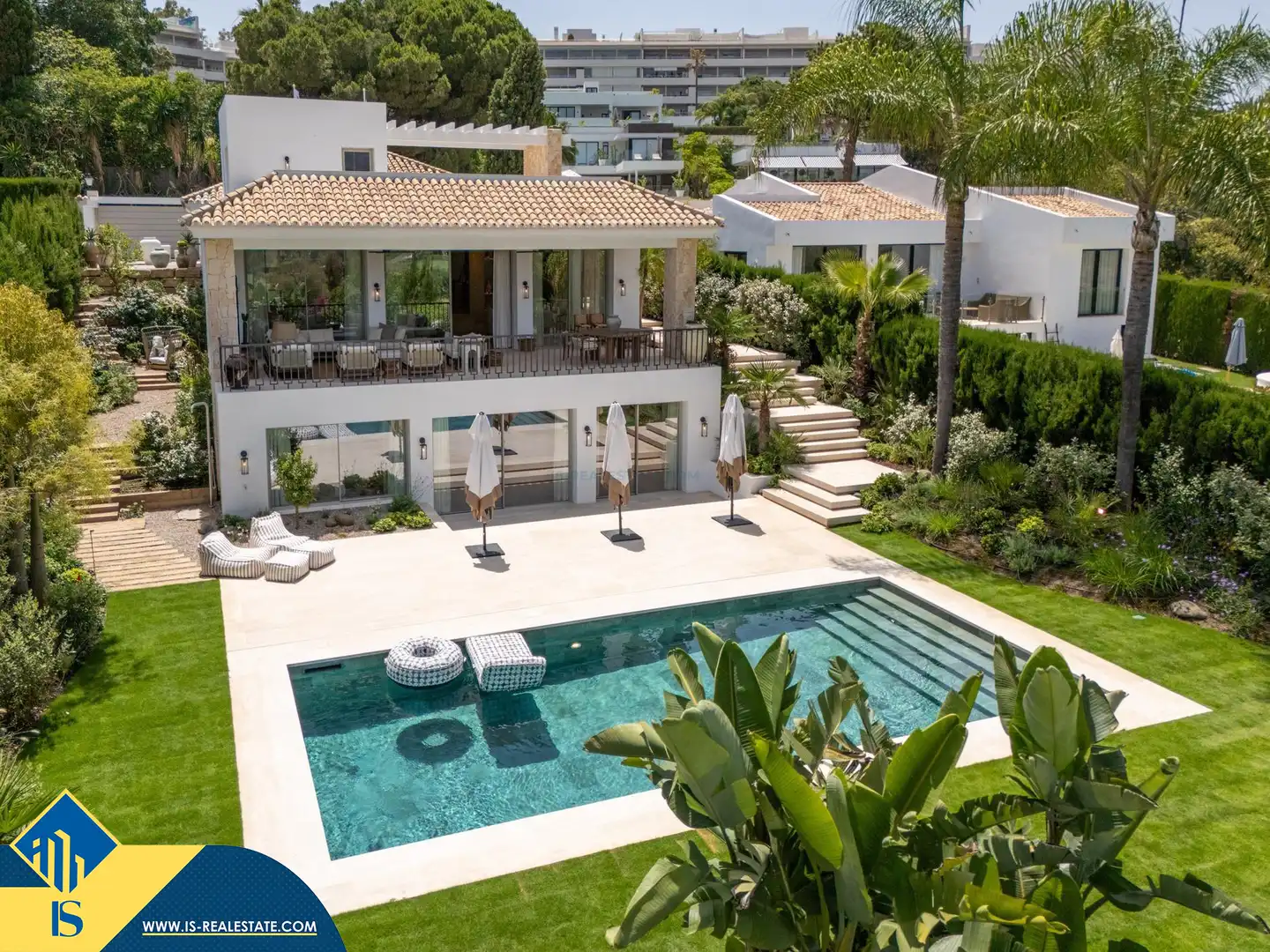 Chalet con piscina en venta en La Hacienda - Nueva Andalucía