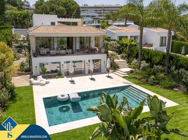 Villa con piscina in vendita a La Hacienda - Nueva Andalucía