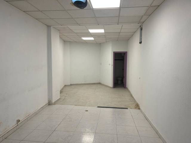 Local comercial en Alquiler en Rúa Juan Montes en Los Castros - Castrillón