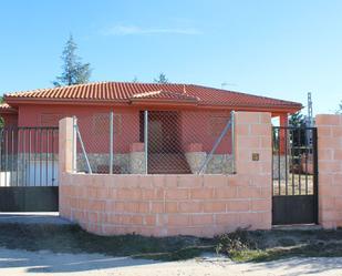 Exterior view of House or chalet for sale in El Berrueco