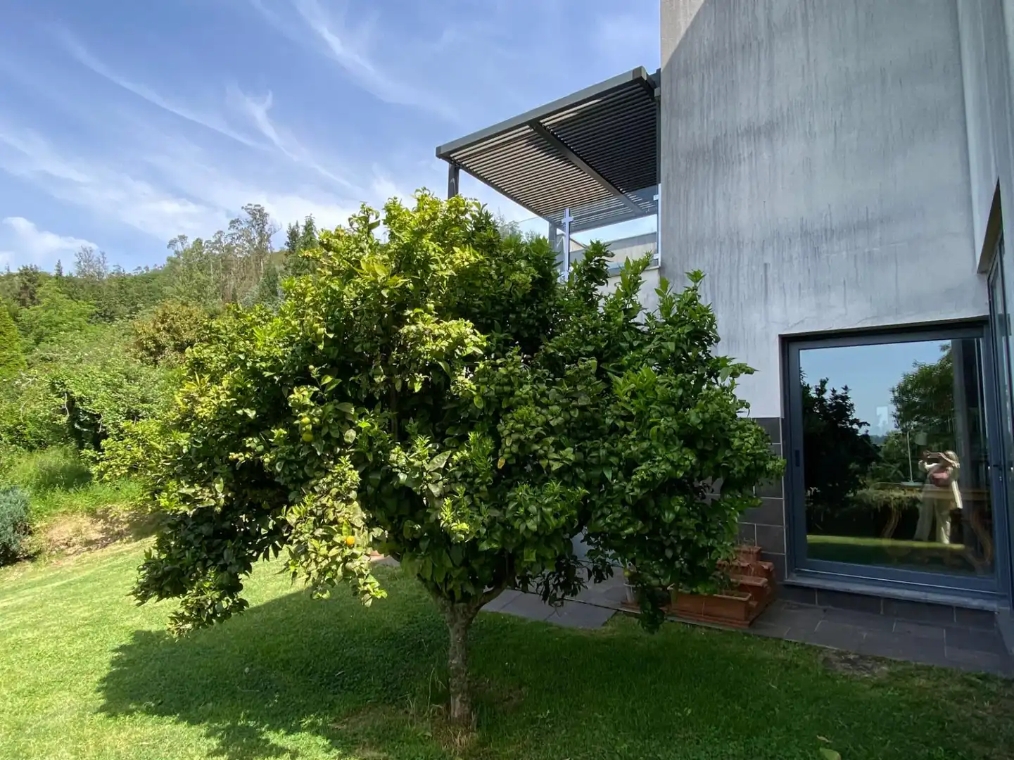 Vista exterior de Casa o xalet en venda en Sariego amb Calefacció, Terrassa i Traster