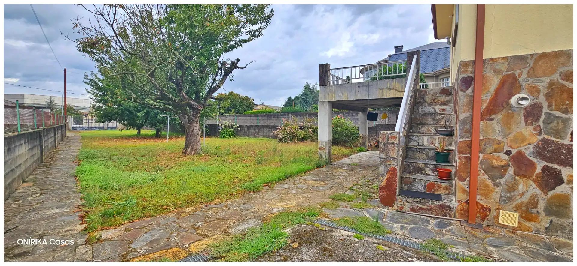 Houses for sale in Sarria  with Heating, Private garden and Parquet flooring