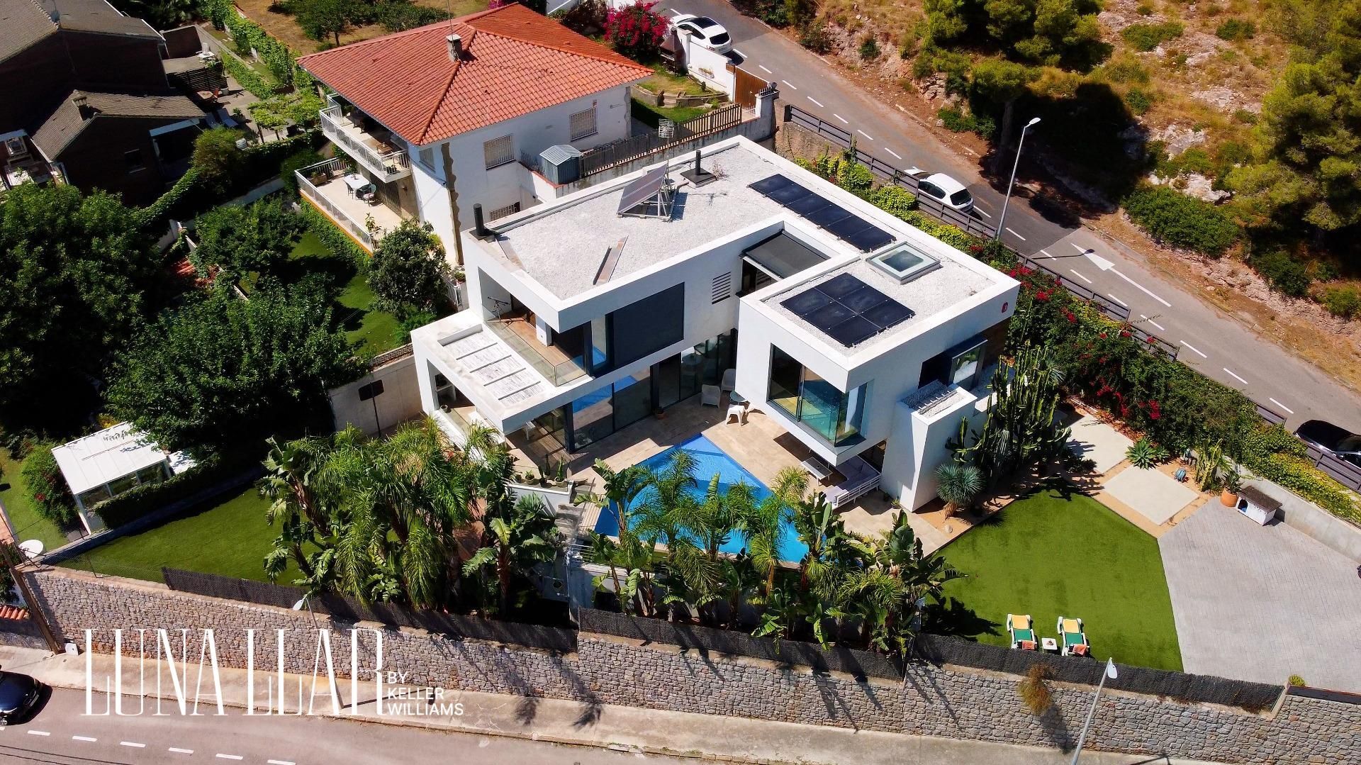 Exterior view of House or chalet for sale in Castelldefels  with Heating, Private garden and Swimming Pool