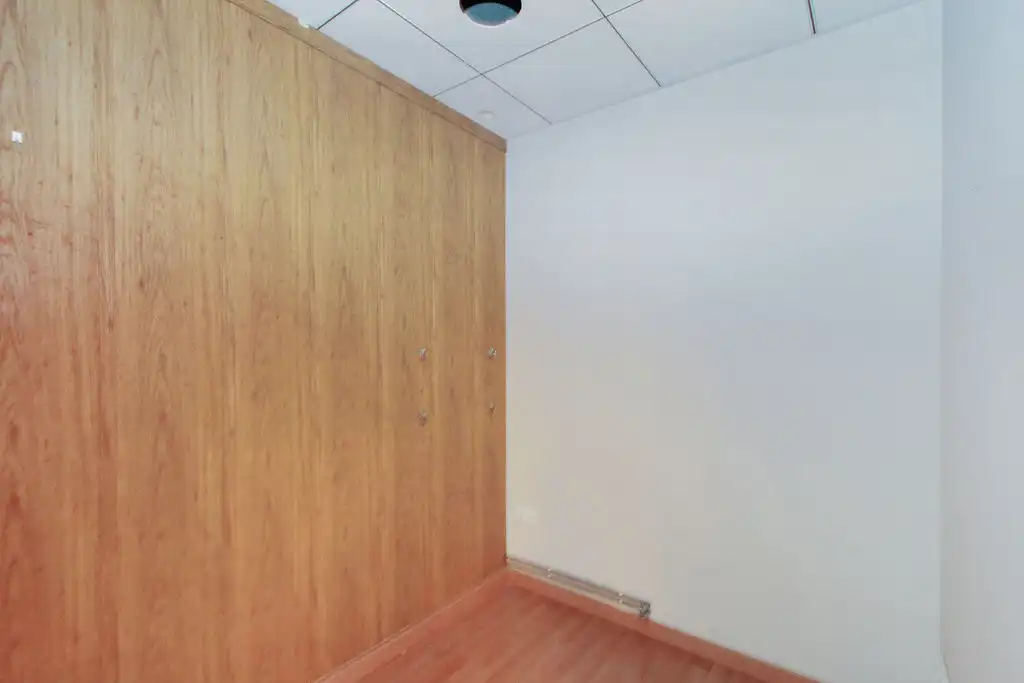 Business premises for sale in C/ Joan Llaverias, imagen 10